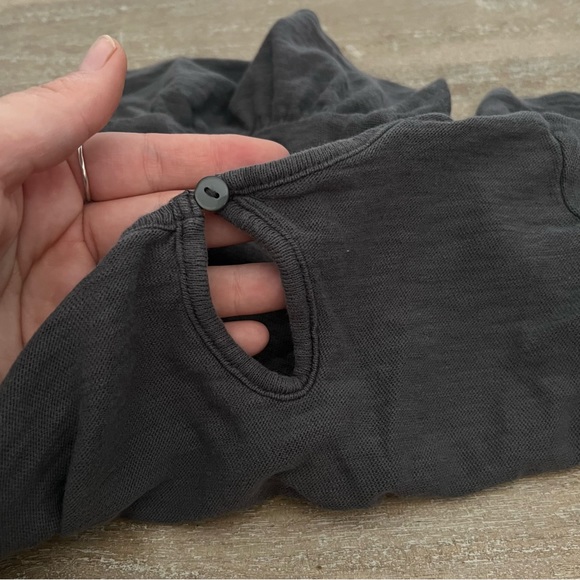 H&M tee - Picture 3 of 3